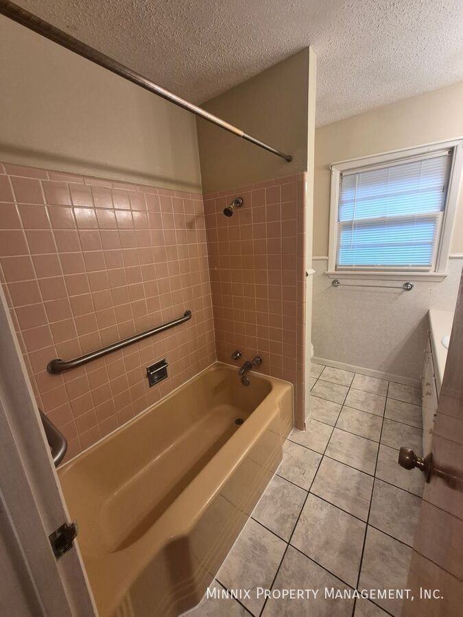 4224 Sw 2nd Ave #3 - Photo 5 of 50