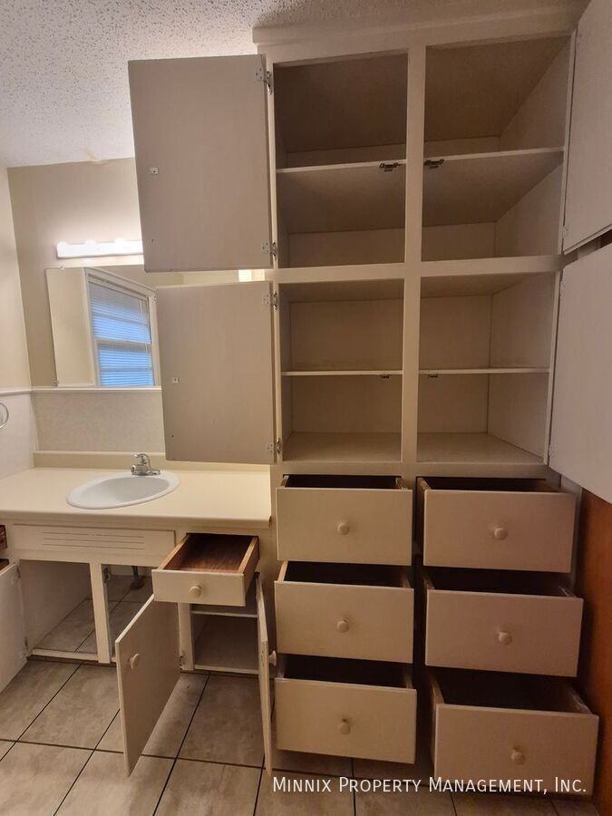 4224 Sw 2nd Ave #3 - Photo 6 of 50
