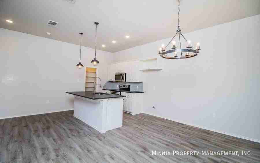 12008 Essex Ave #B - Photo 2 of 28