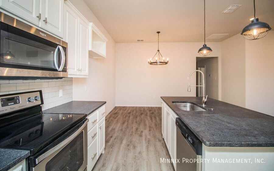 12008 Essex Ave #B - Photo 5 of 28
