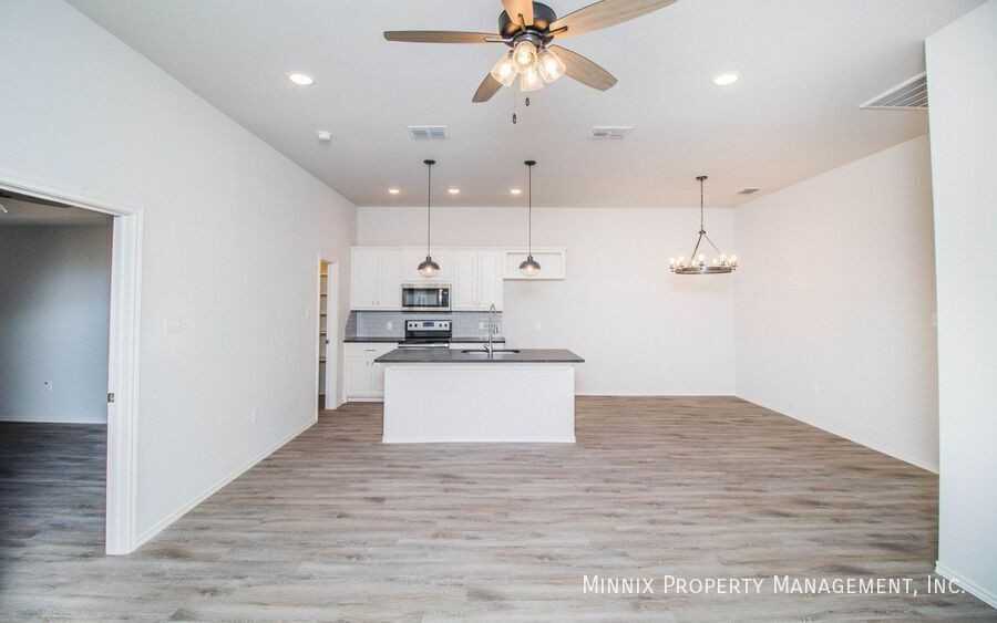 12008 Essex Ave #B - Photo 6 of 28