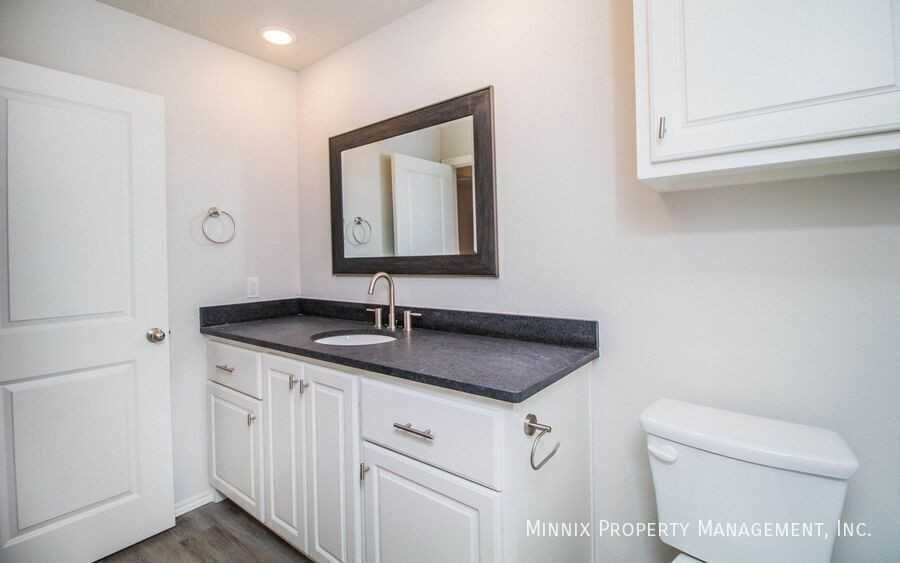 12008 Essex Ave #B - Photo 7 of 28