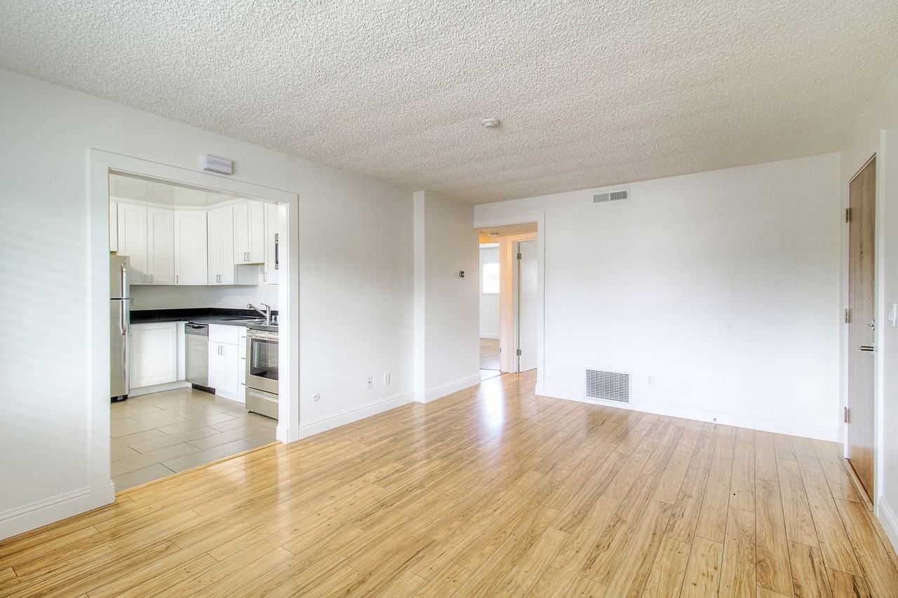 1532 Atlanta Ct #07 - Photo 5 of 16