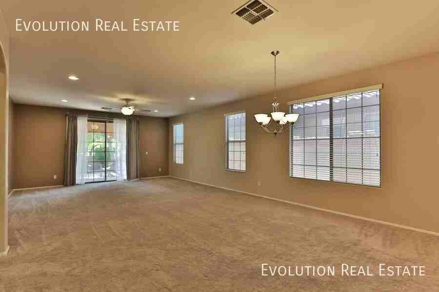 3067 E Palmdale Ln - Photo 3 of 32