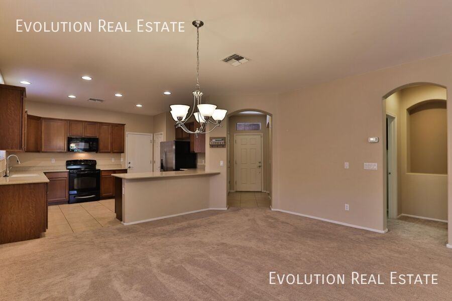3067 E Palmdale Ln - Photo 4 of 32