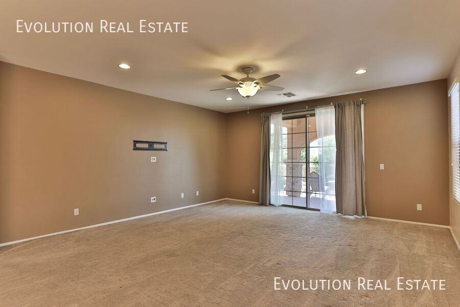 3067 E Palmdale Ln - Photo 5 of 32