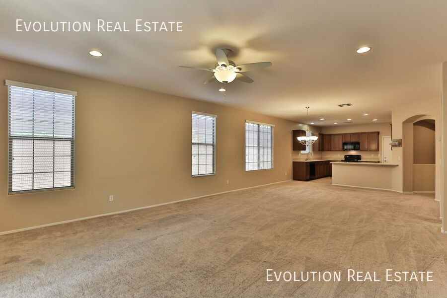 3067 E Palmdale Ln - Photo 6 of 32