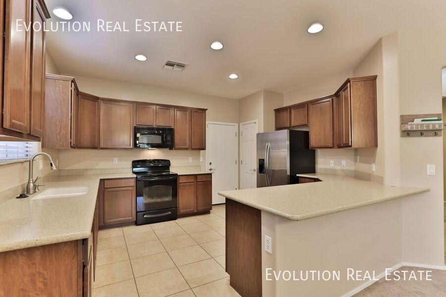 3067 E Palmdale Ln - Photo 7 of 32