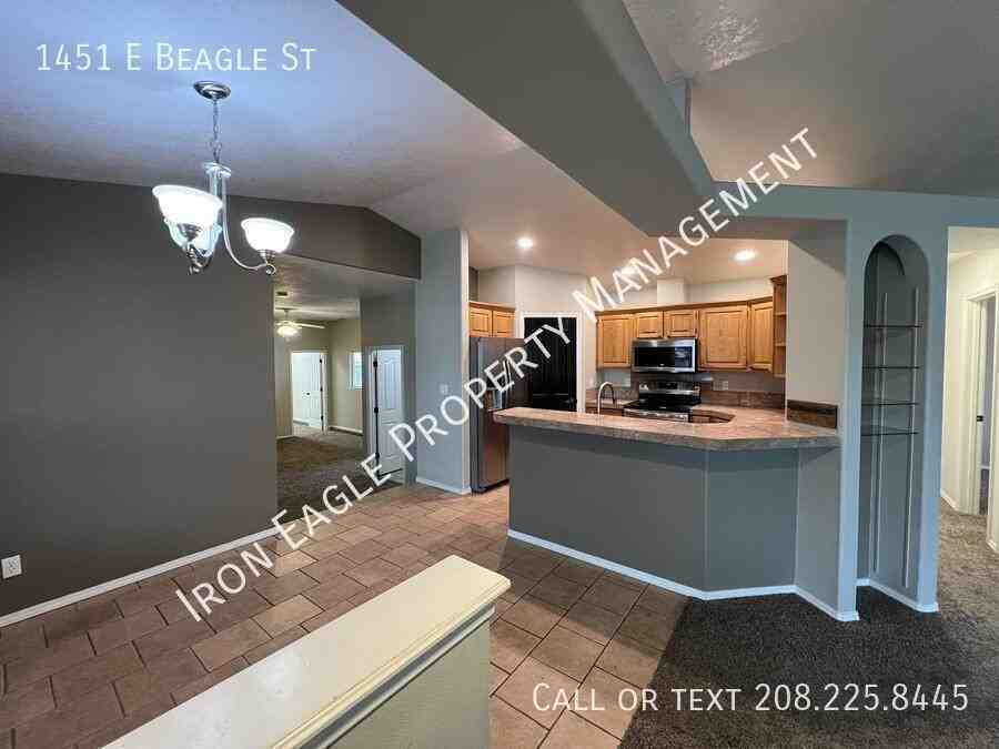 1451 E Beagle St - Photo 2 of 24