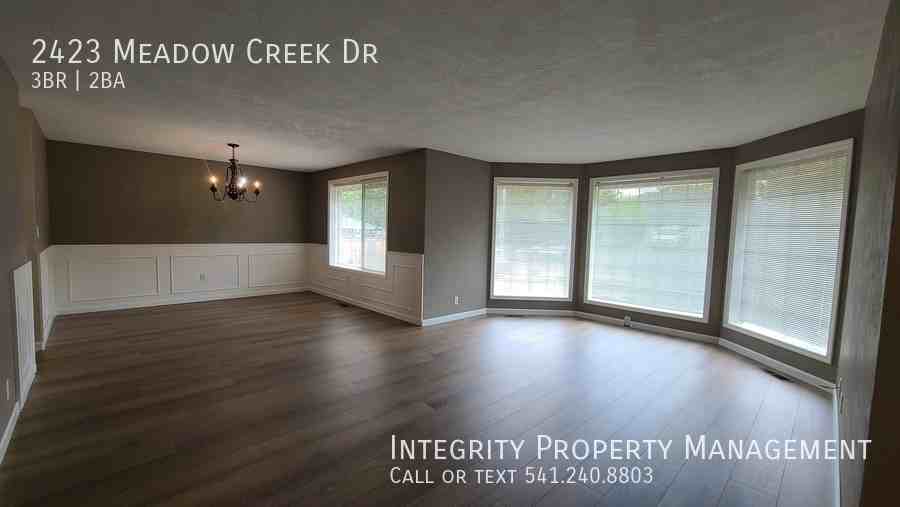 2423 Meadow Creek Dr - Photo 6 of 25