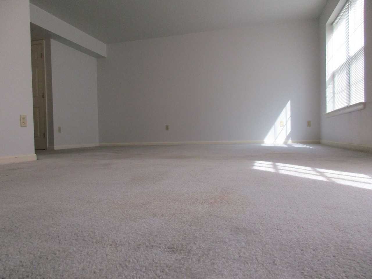 1940 Daybreak Cir - Photo 4 of 16