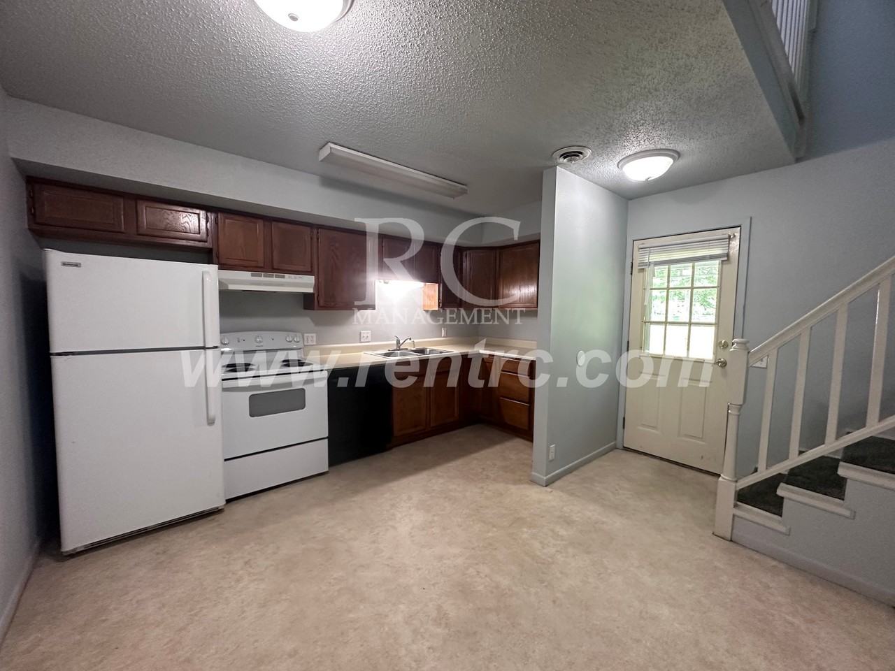 15986 Arrowhead Rd ## 4 - Photo 2 of 14