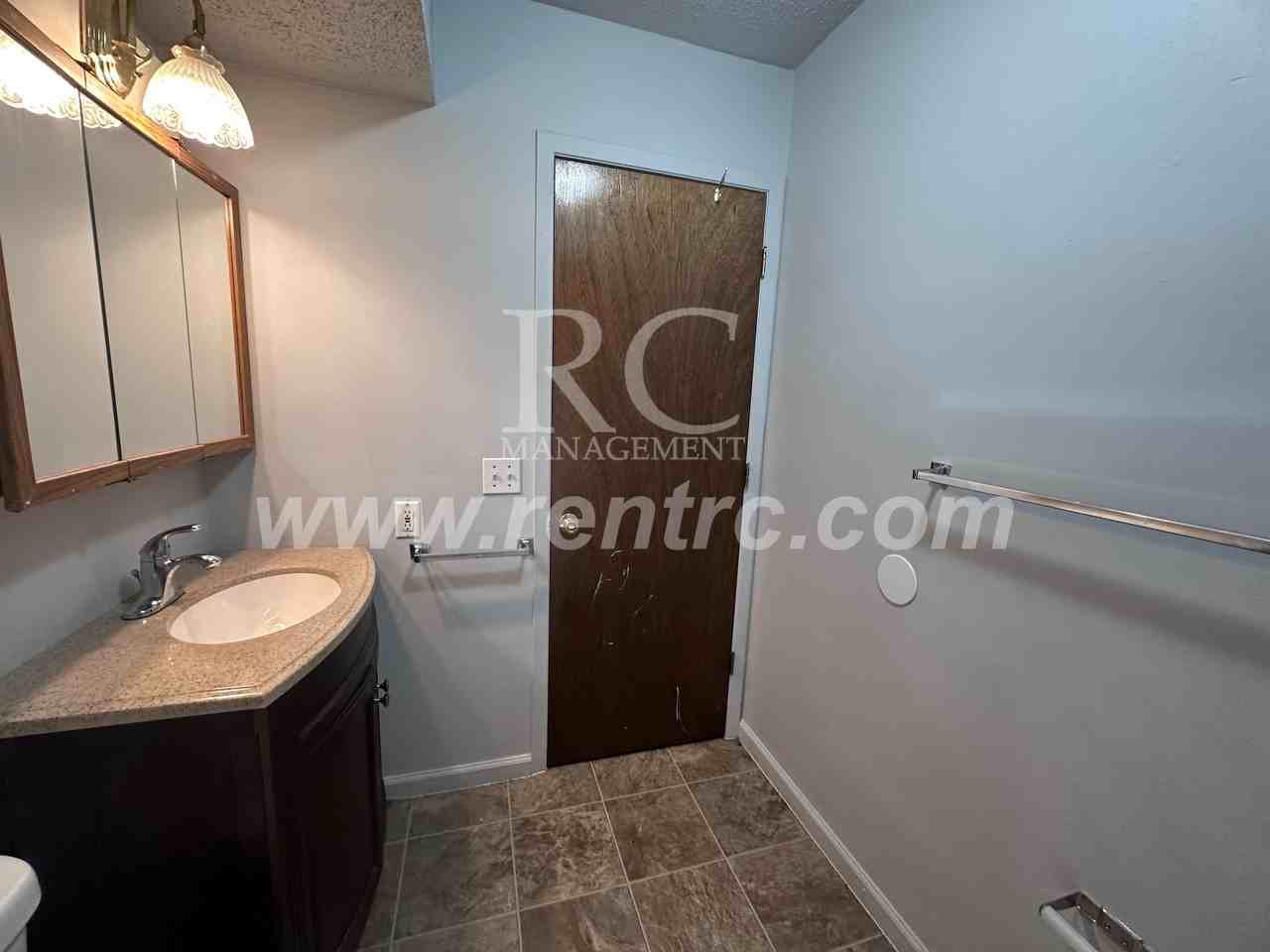 15986 Arrowhead Rd ## 4 - Photo 5 of 14