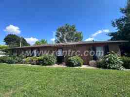 featured image of 1402 E Main St #E