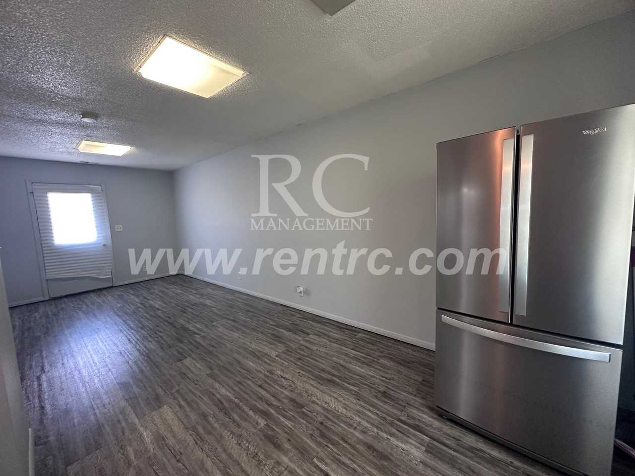 1402 E Main St #E - Photo 2 of 10