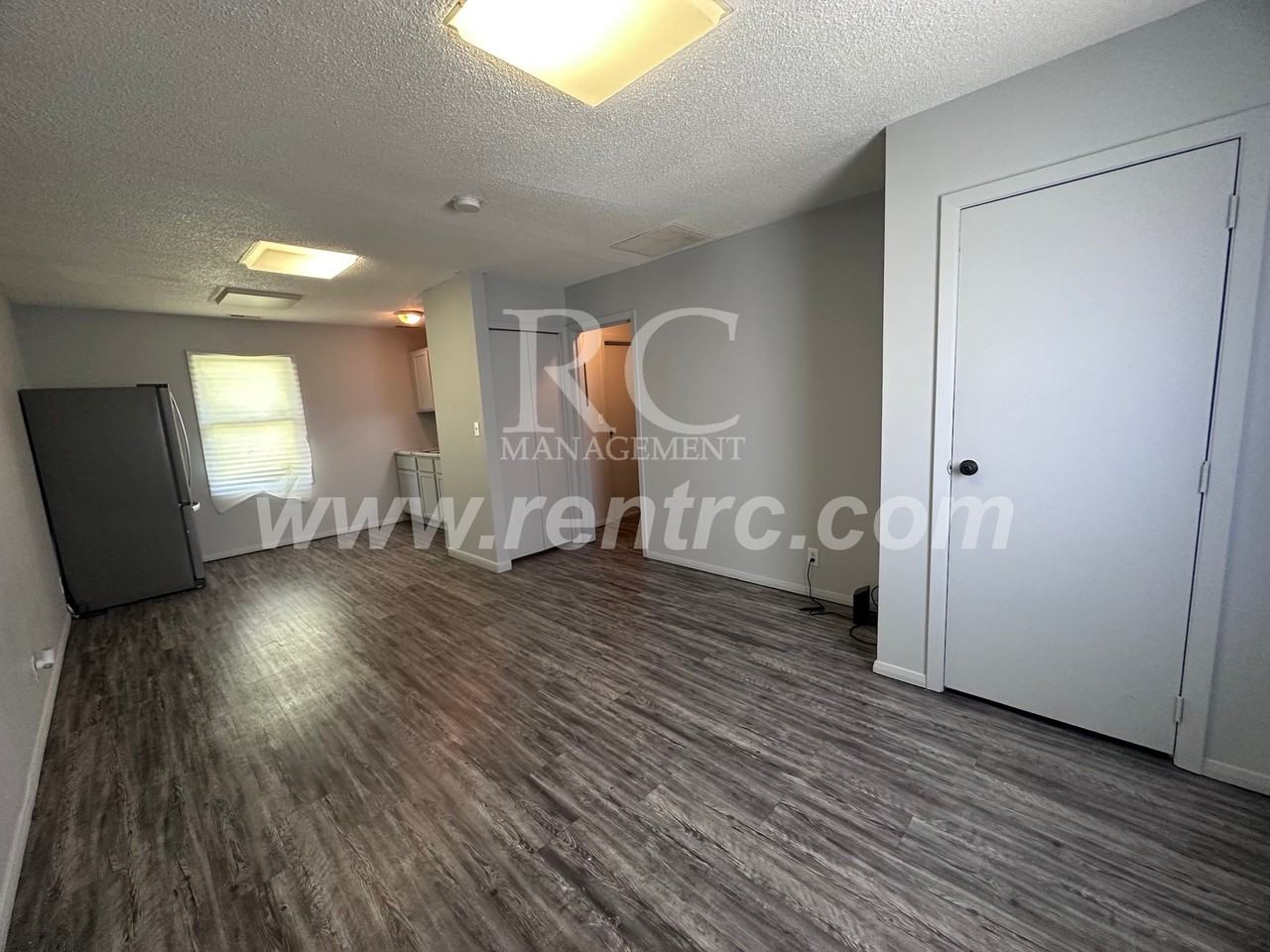 1402 E Main St #E - Photo 5 of 10