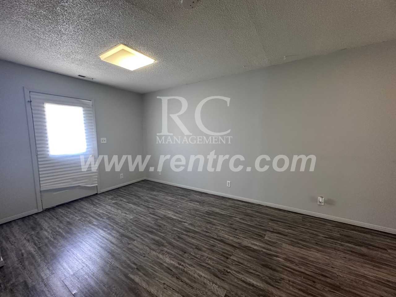 1402 E Main St #E - Photo 7 of 10