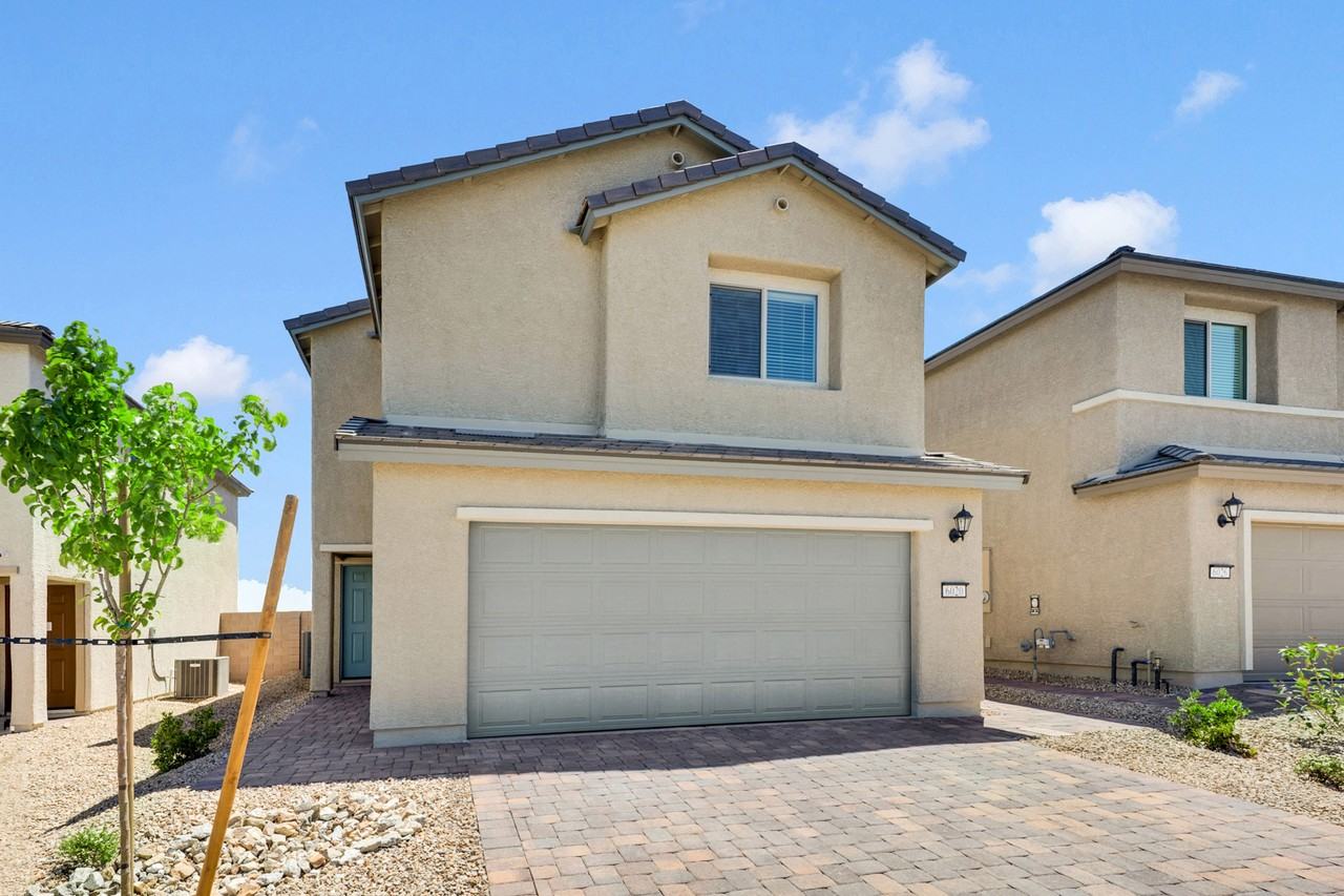 6082 Tomsik St - Photo 2 of 10