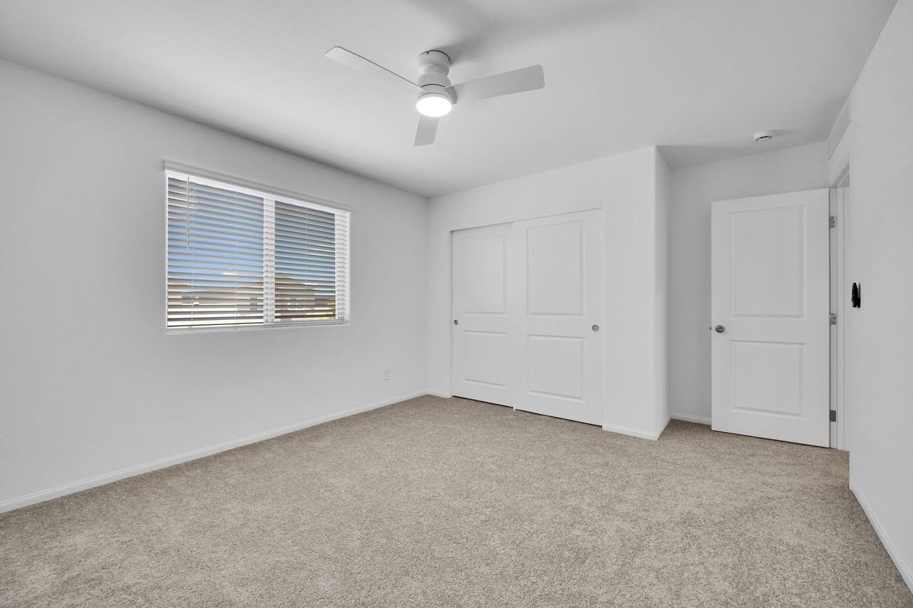 6082 Tomsik St - Photo 6 of 10