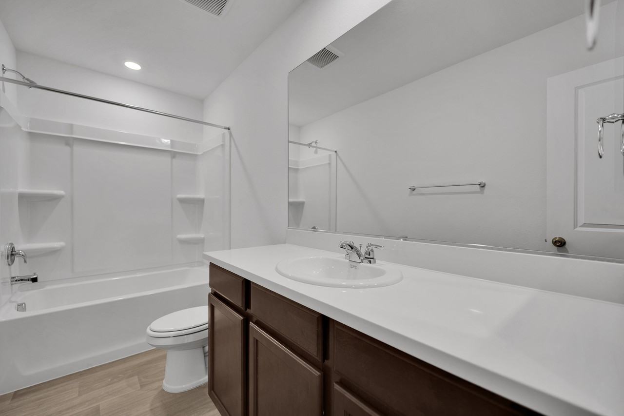 6082 Tomsik St - Photo 7 of 10