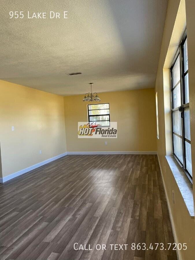 955 Lake Dr E - Photo 2 of 13