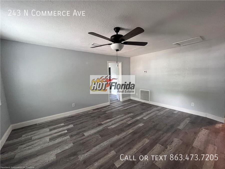 243 N Commerce Ave - Photo 3 of 8