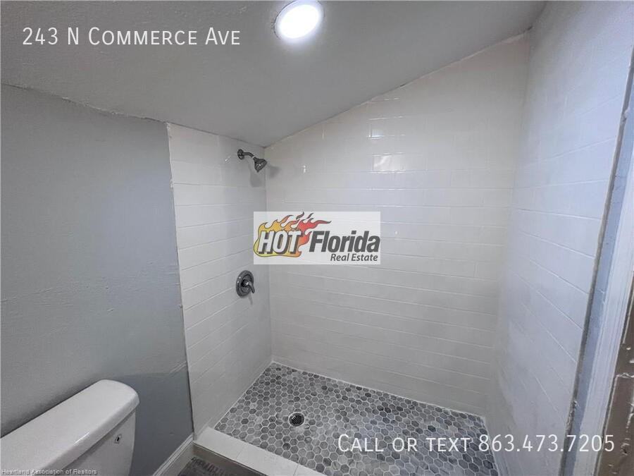 243 N Commerce Ave - Photo 4 of 8