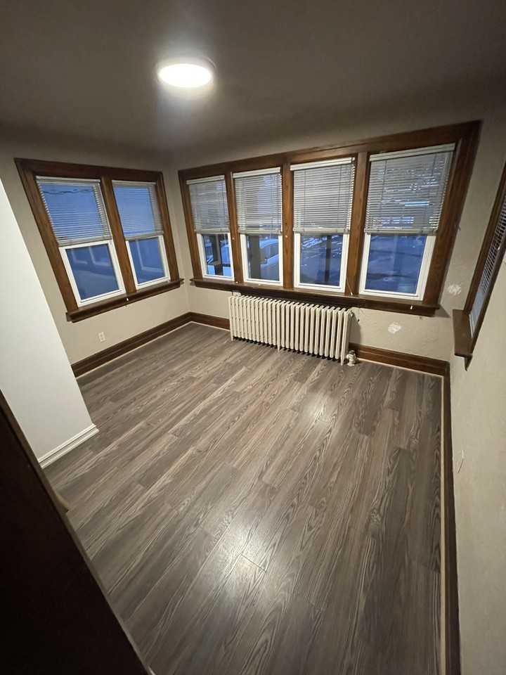 1319 Ouellette Avenue - Photo 3 of 19