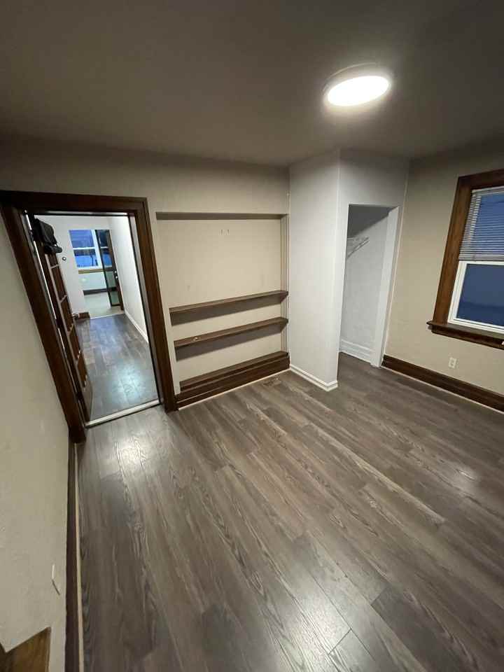 1319 Ouellette Avenue - Photo 5 of 19