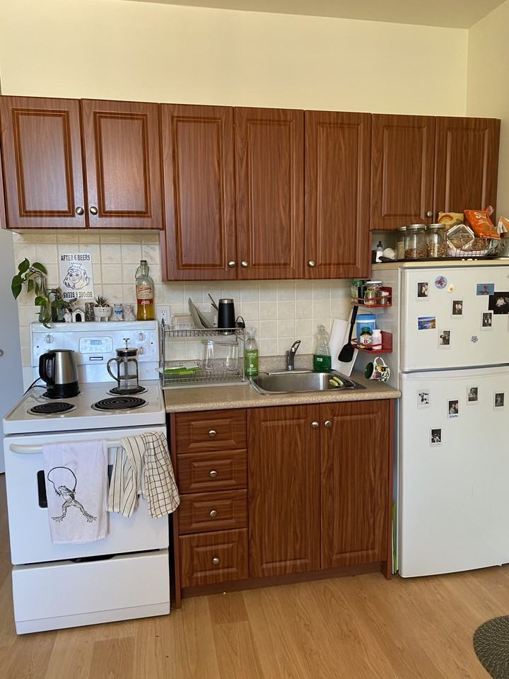 526 Bathurst Street #1 - Photo 5 of 7