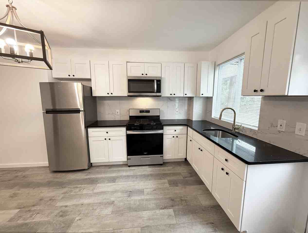 210 Washington St #NA - Photo 2 of 21