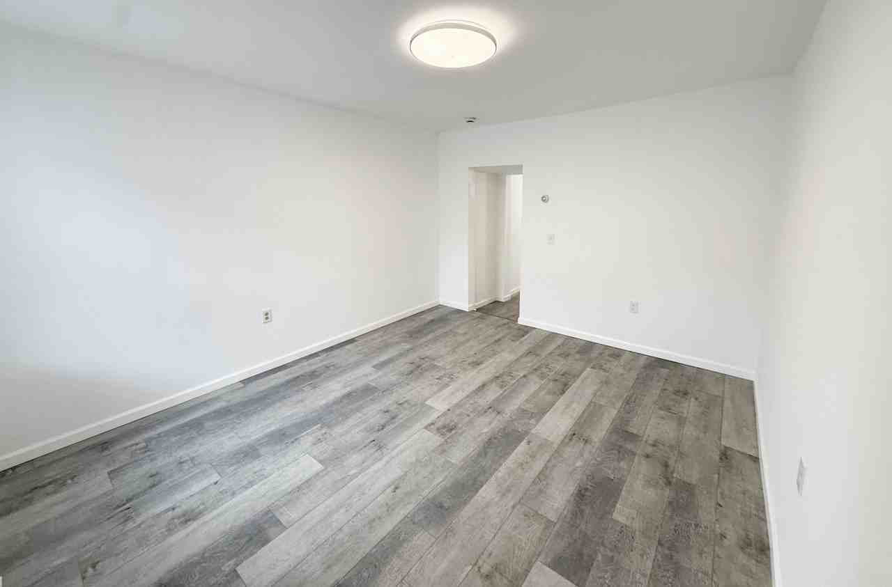 210 Washington St #NA - Photo 7 of 21