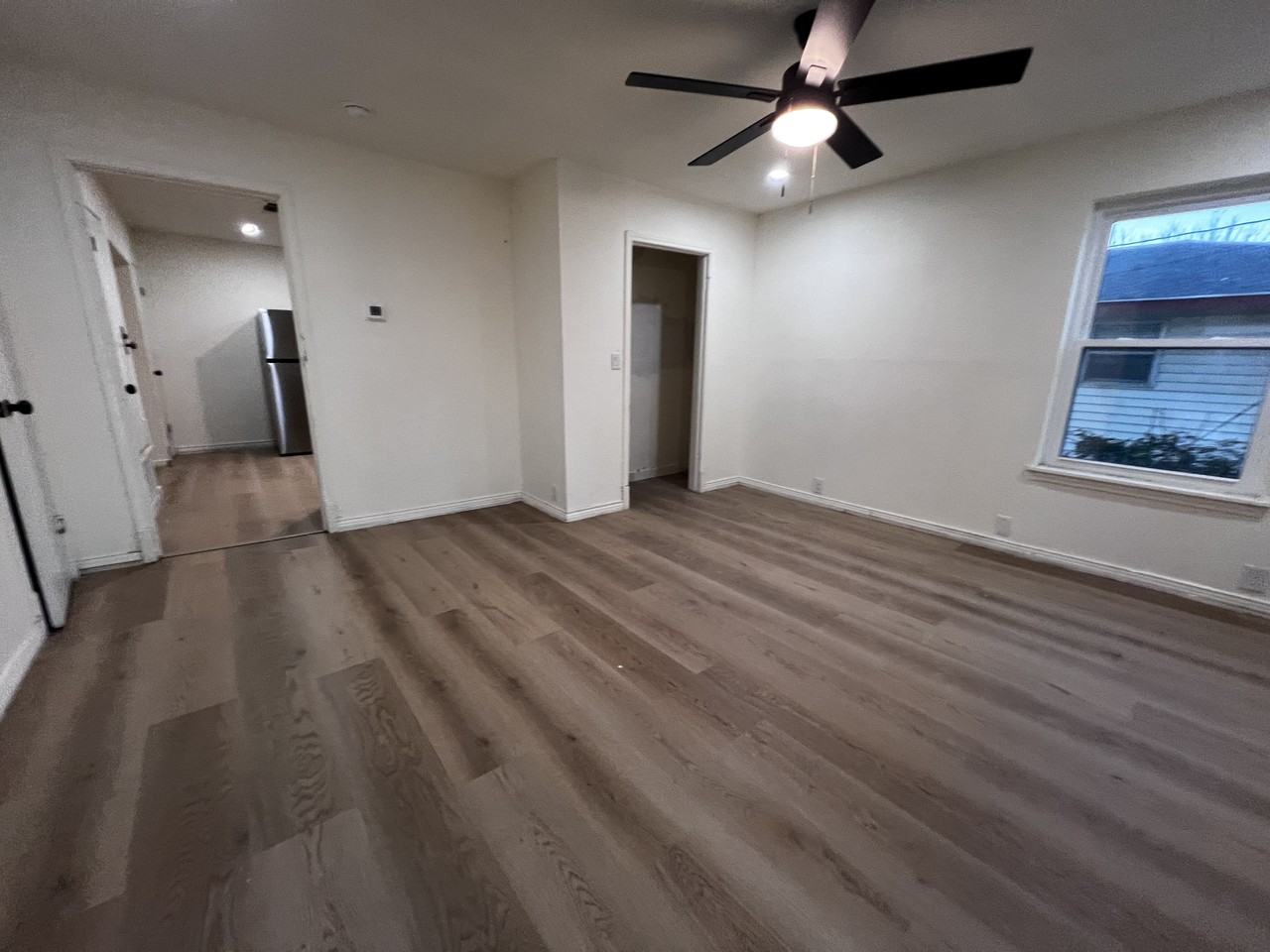 724 S Elm St #B - Photo 4 of 6