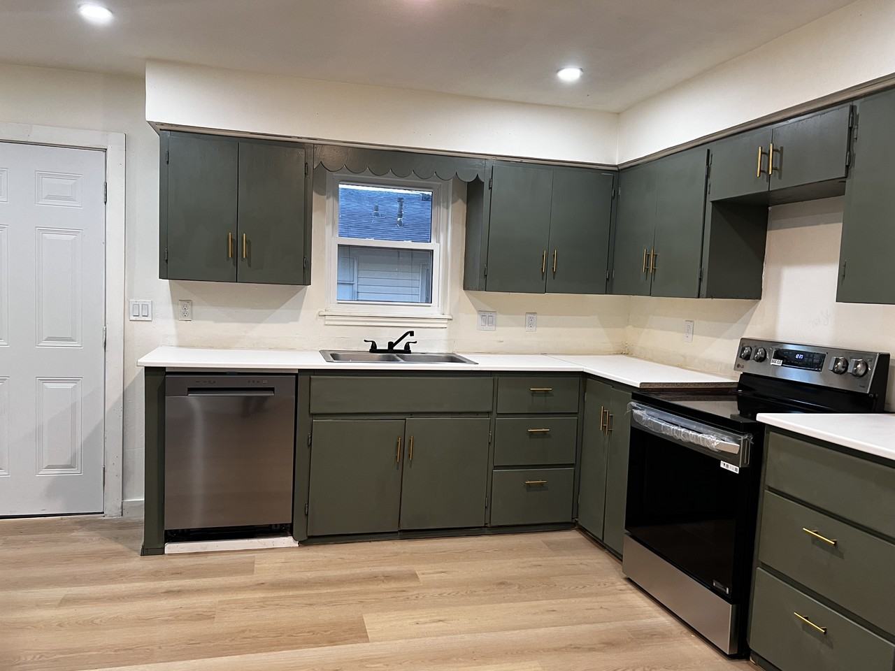 724 S Elm St #B - Photo 6 of 6