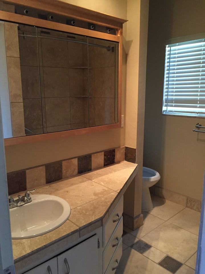 389 E Meadow Rd - Photo 3 of 12