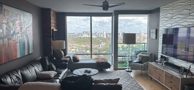300 Bowie St #3706