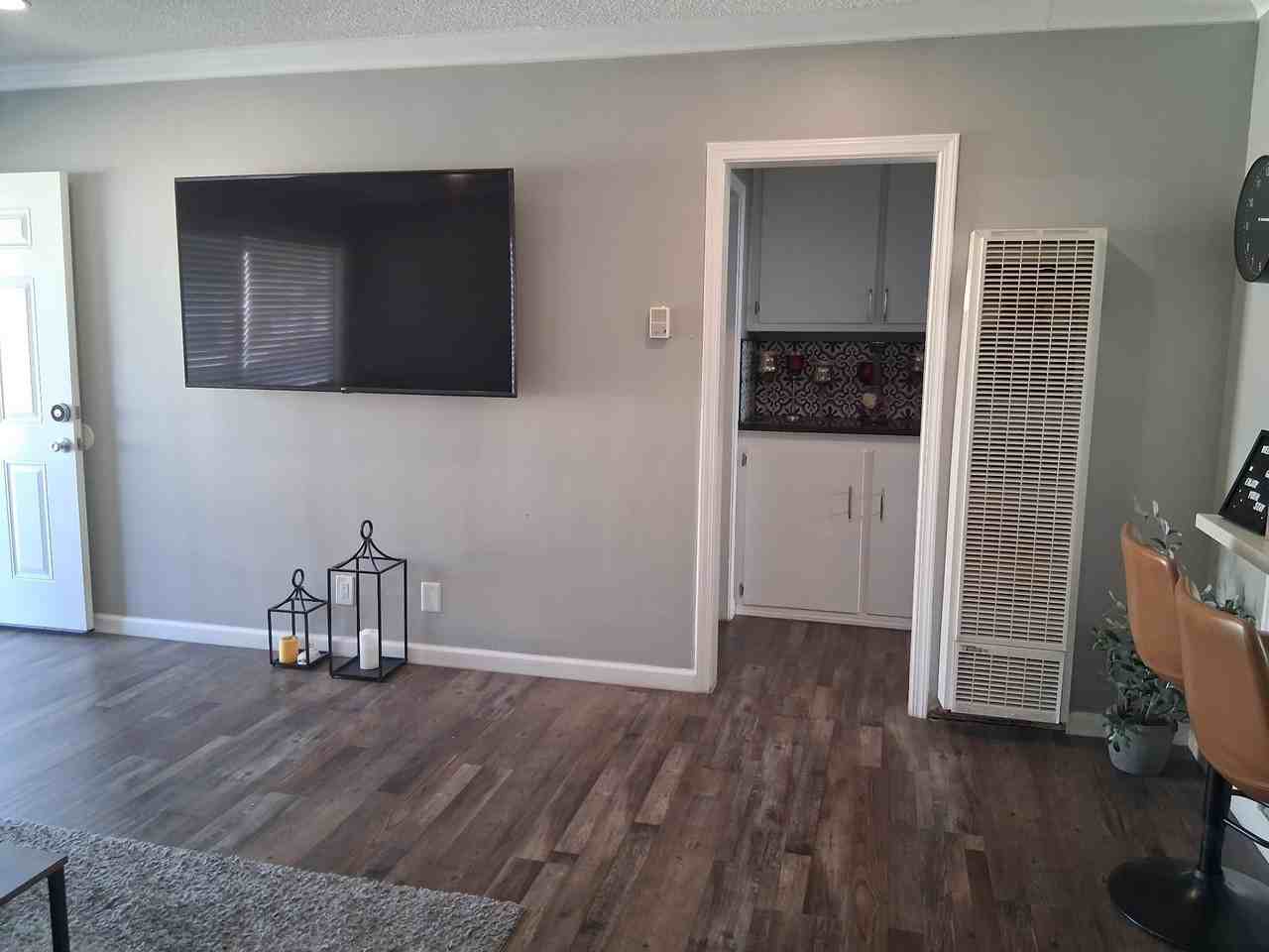 11519 Cedar Ave #2 - Photo 3 of 6