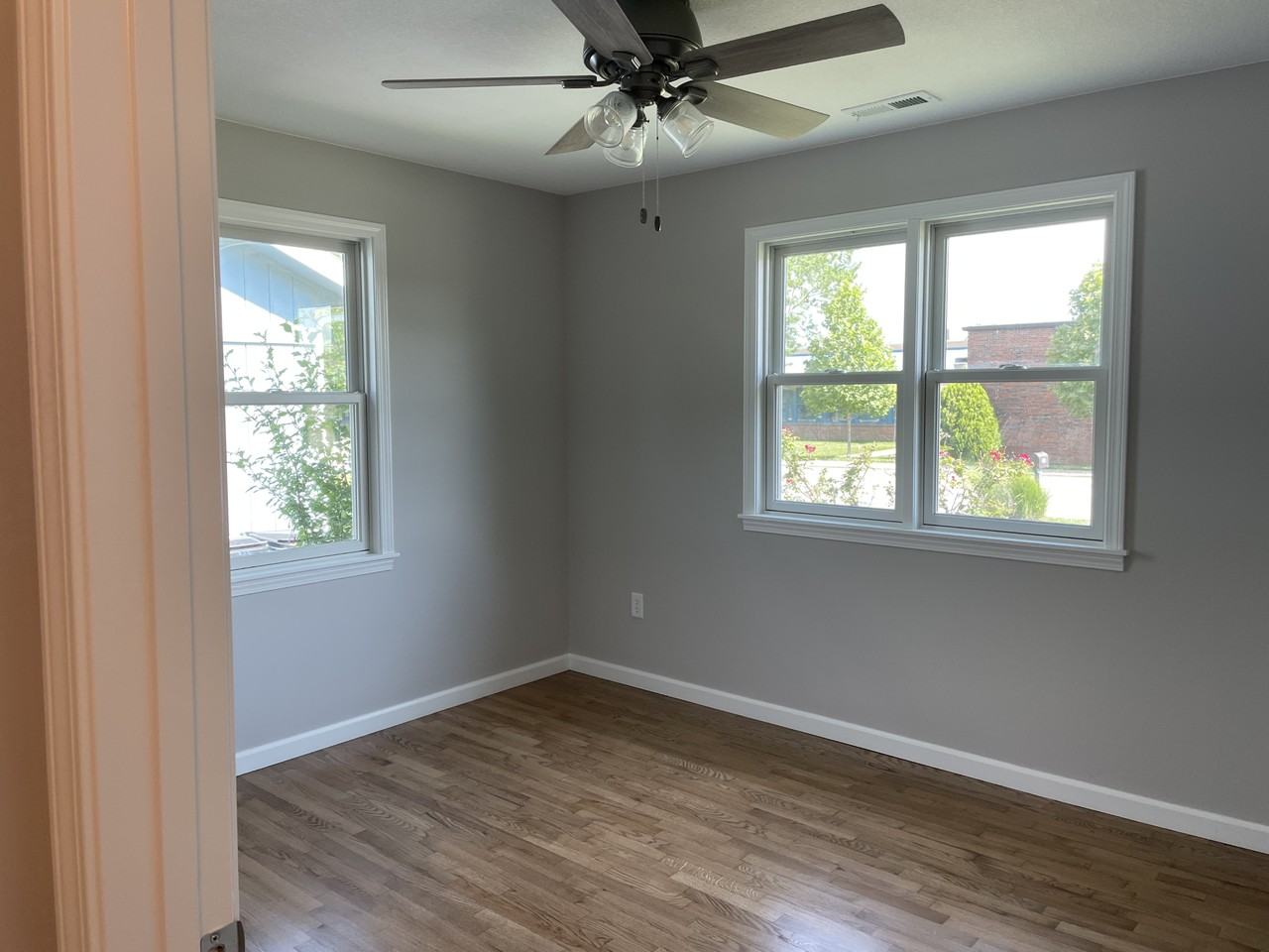1726 W 22nd St #NA - Photo 4 of 16