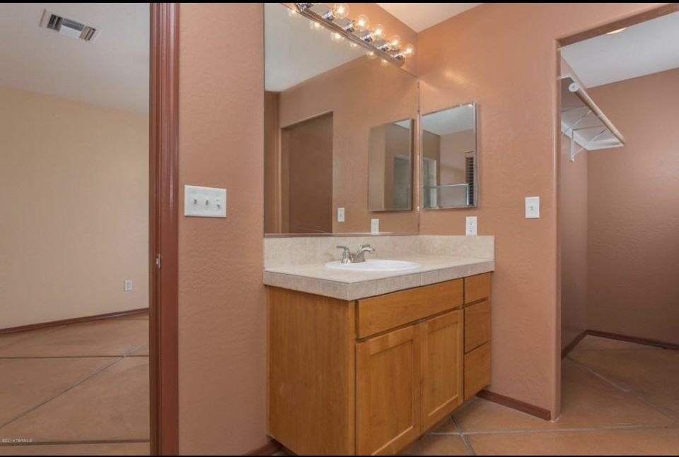 1448 E Lester St #NA - Photo 7 of 18