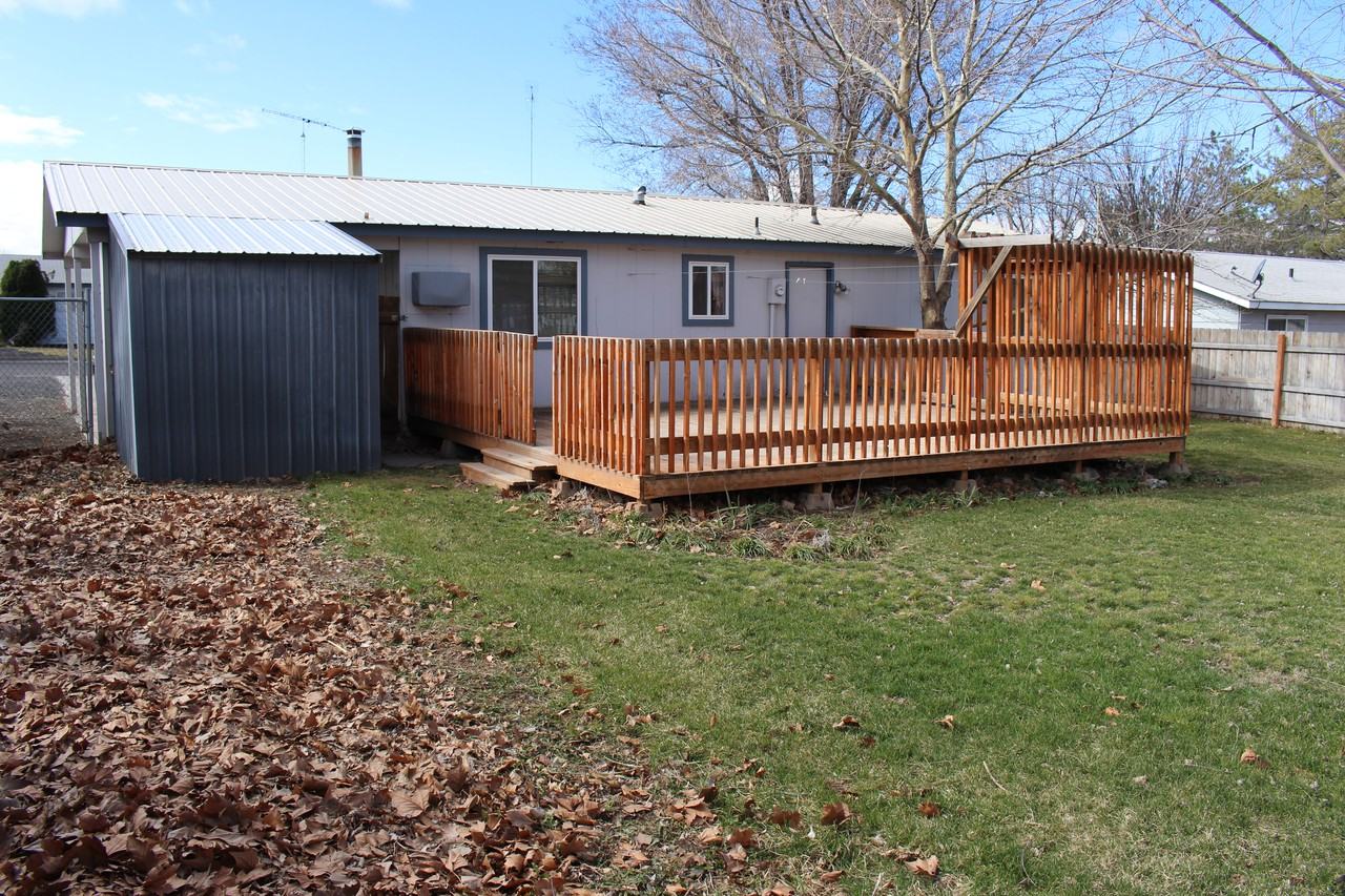 120 Sunset Cir - Photo 2 of 7