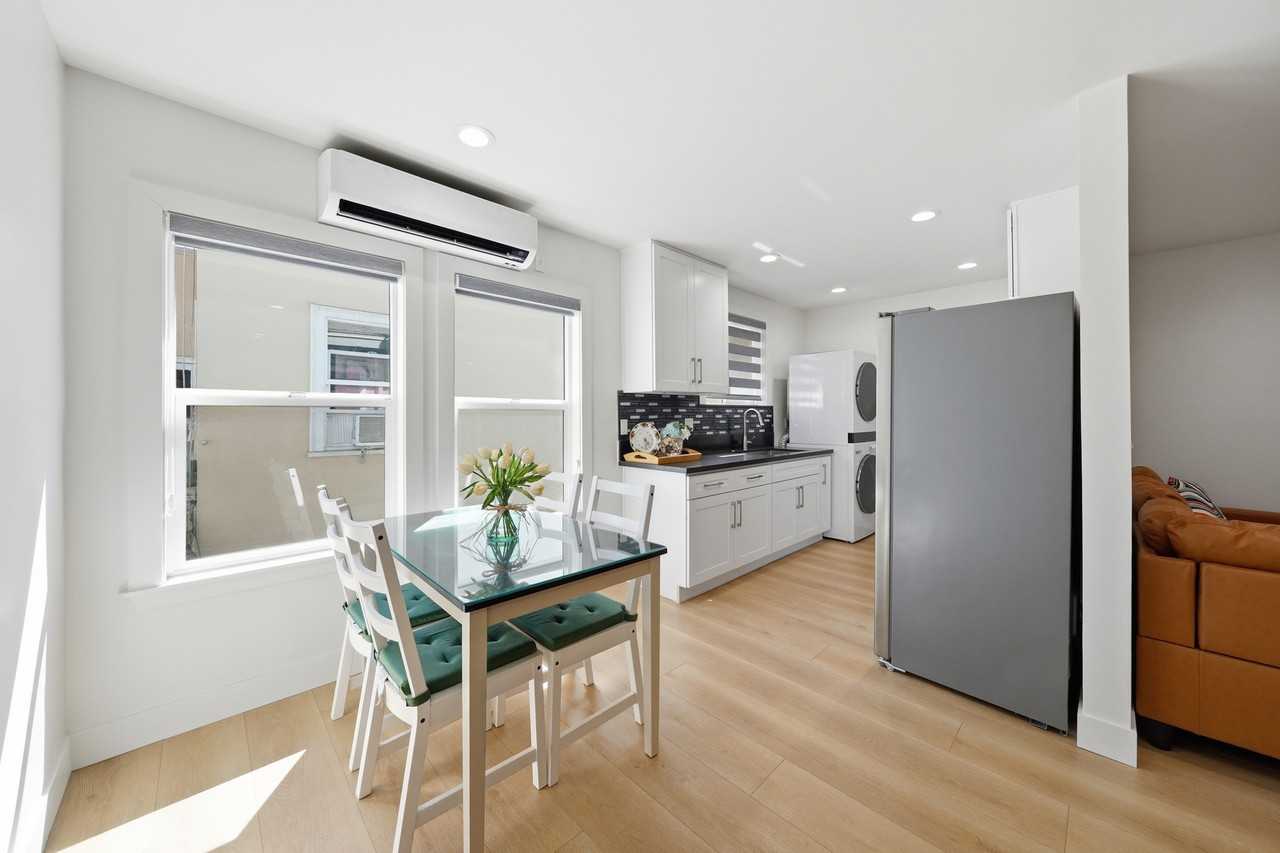 450 S Manhattan Pl #12 - Photo 5 of 10