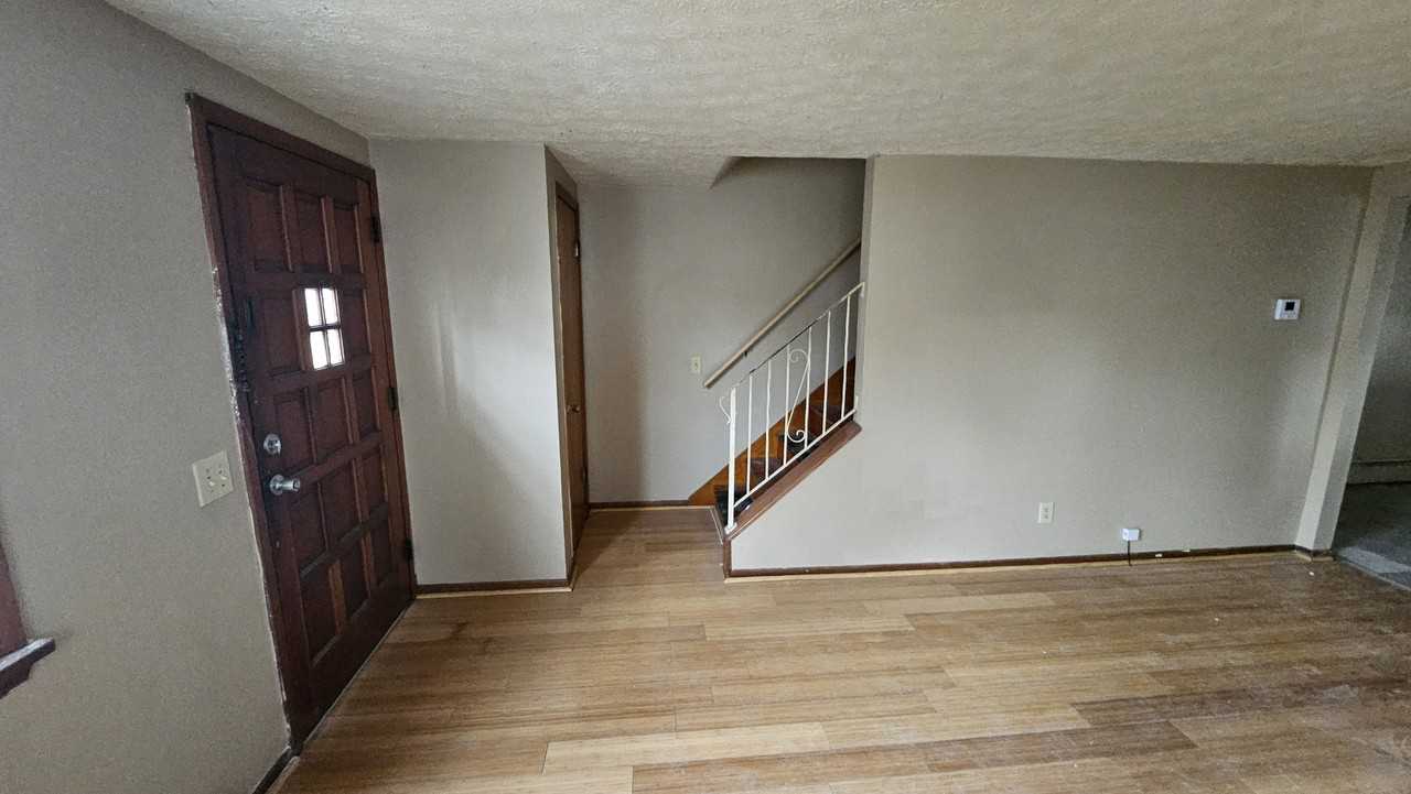 1224 15th St Nw #1 - Photo 3 of 9