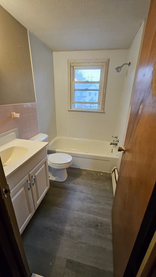 1224 15th St Nw #1 - Photo 5 of 9