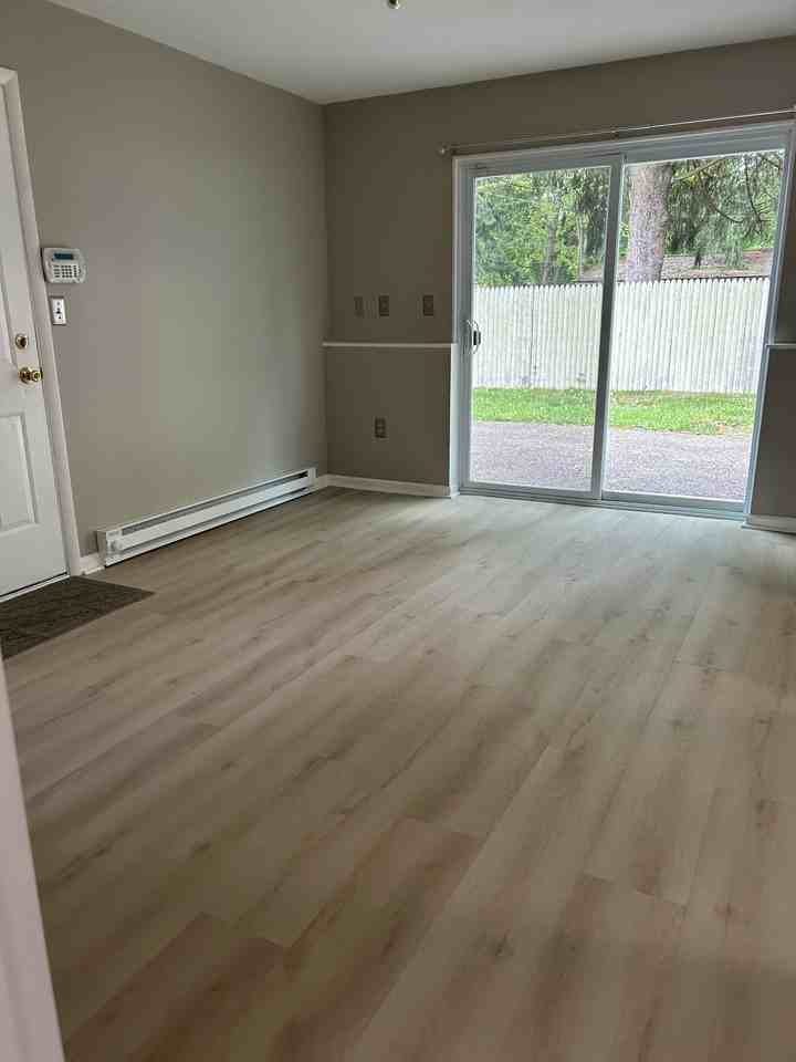1161 Seward Ave #NA - Photo 2 of 5