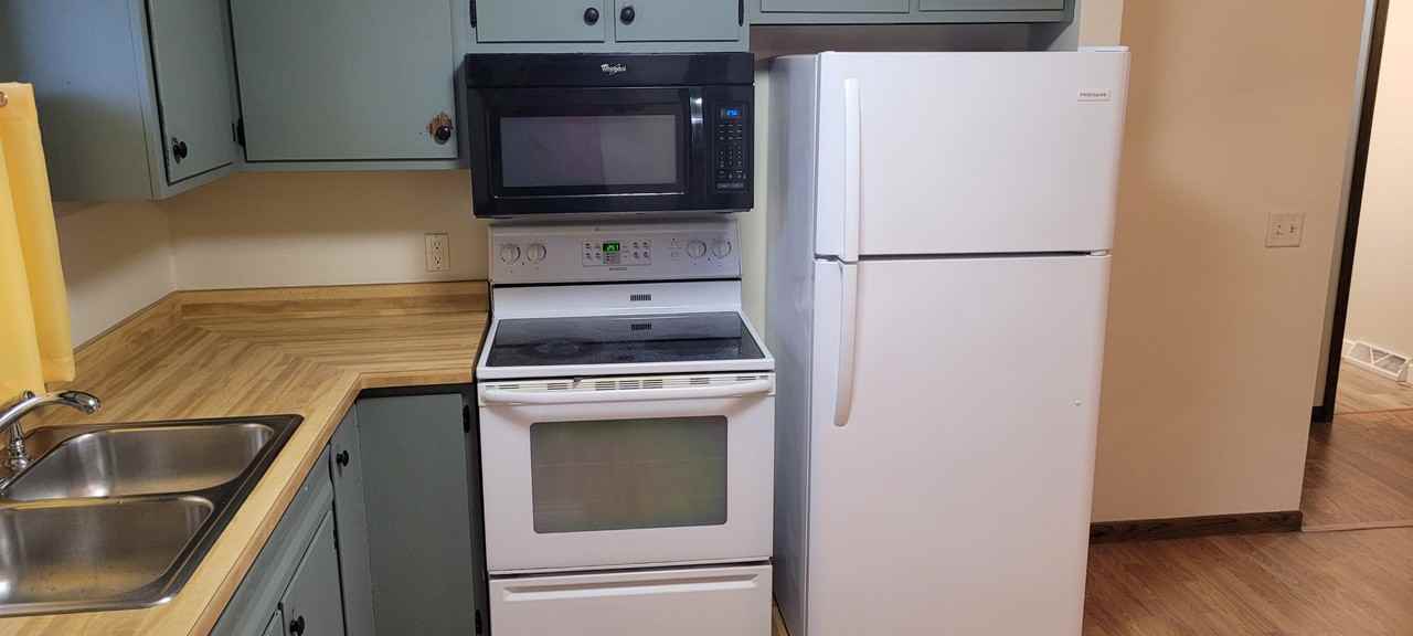 2733 Kellogg Ave #2 - Photo 3 of 8