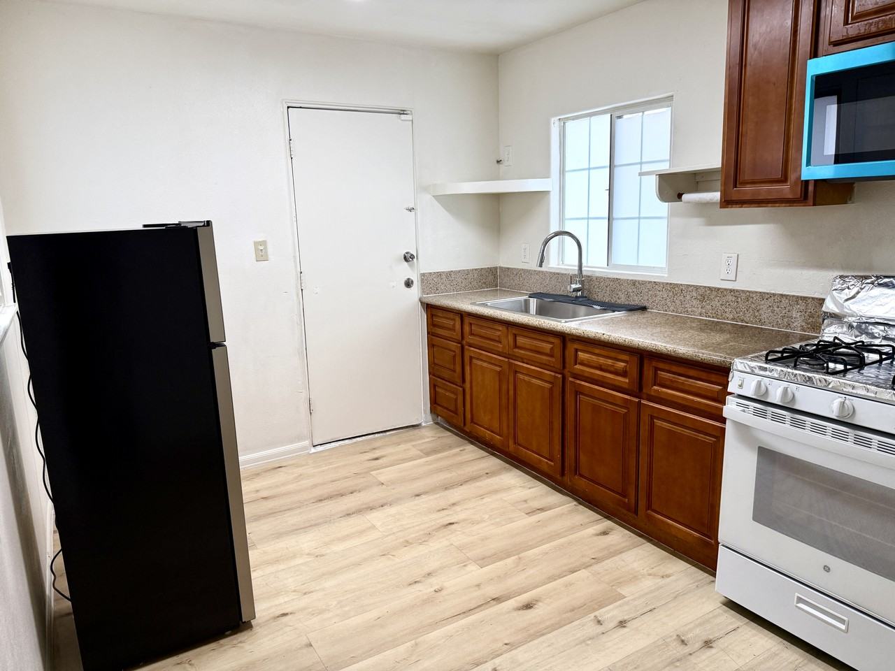 9827 Marshall St #NA - Photo 6 of 29