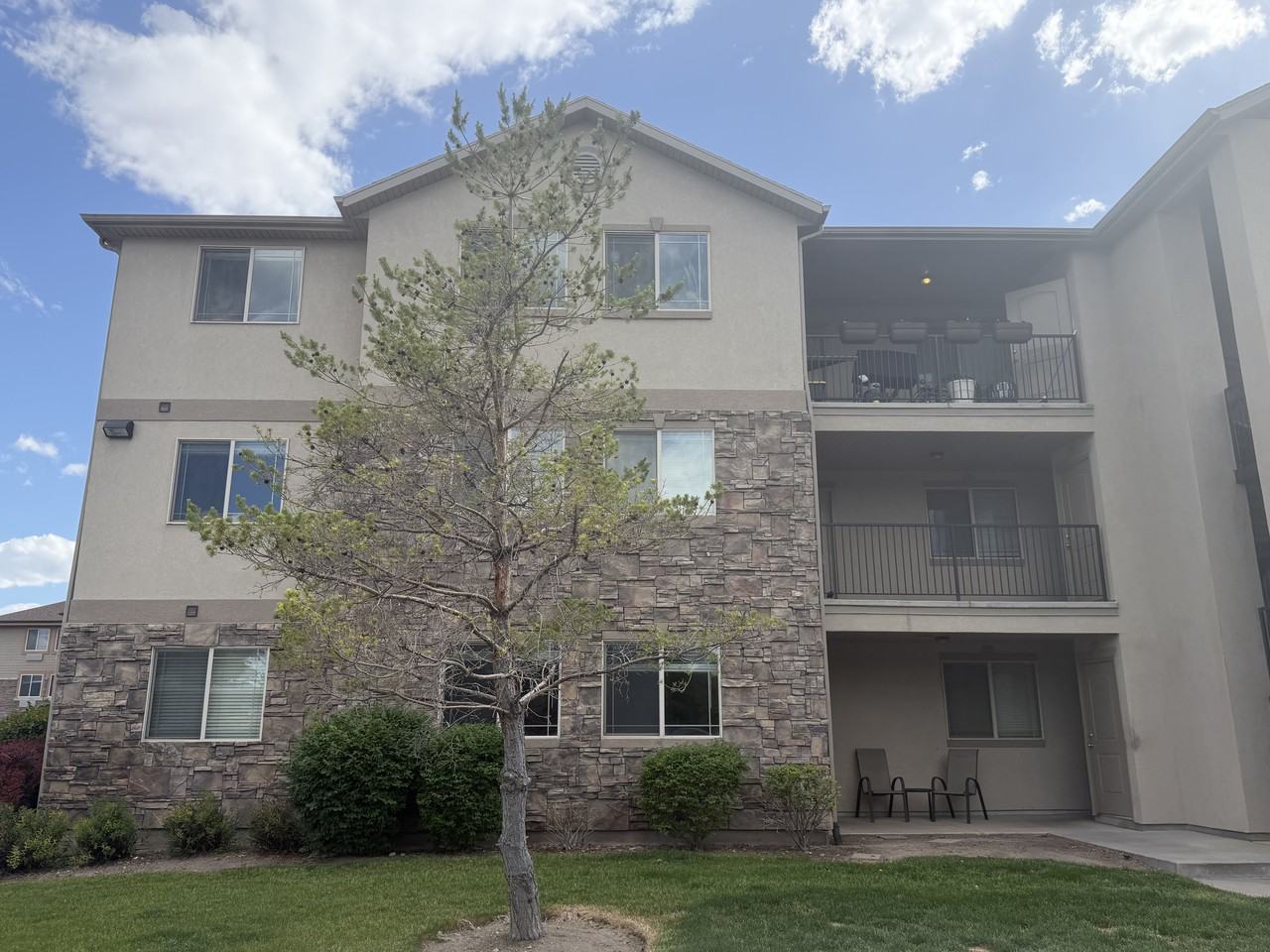 999 W Village River Ln #1