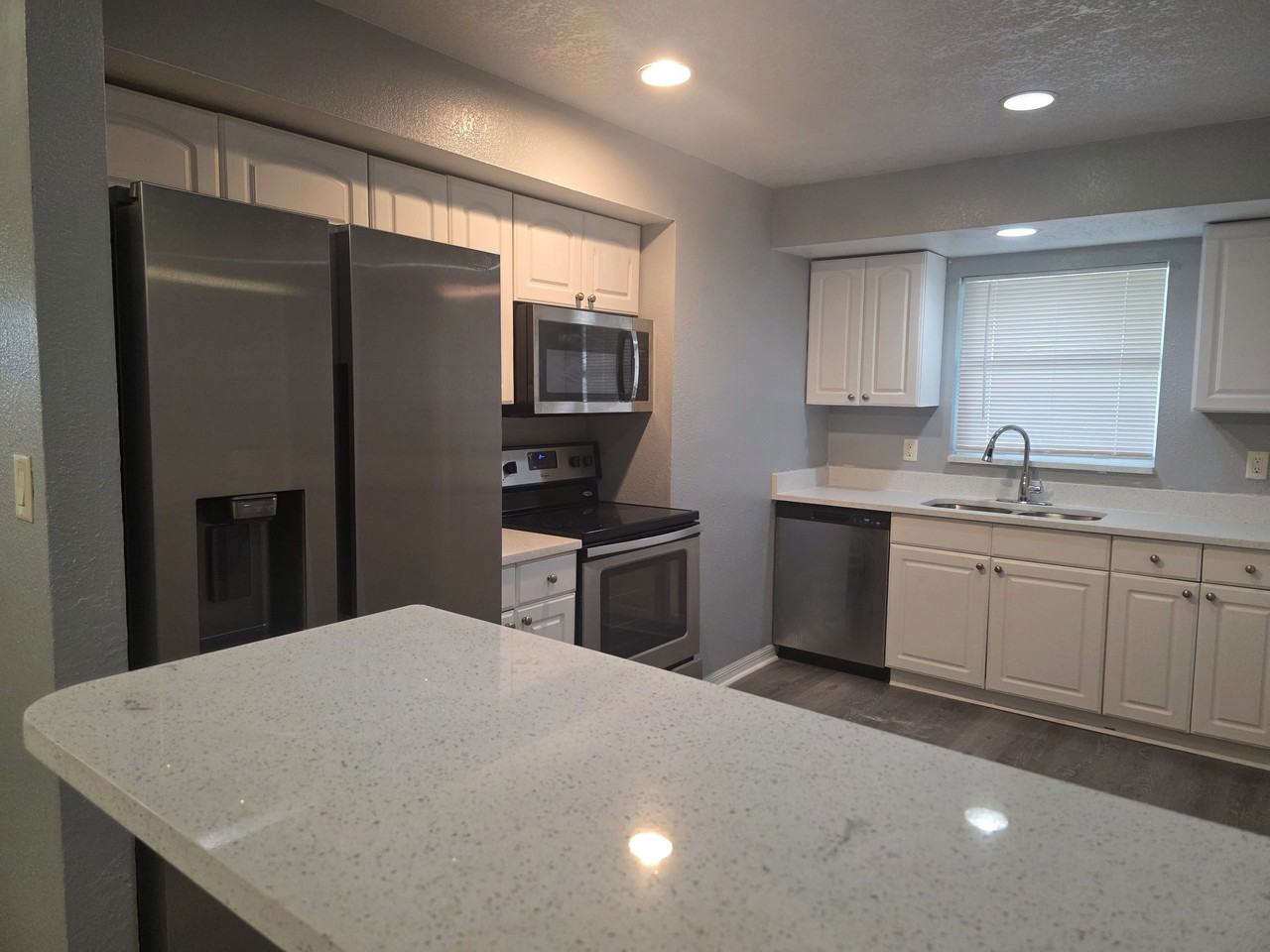 1631 Albert Drive - Photo 5 of 12