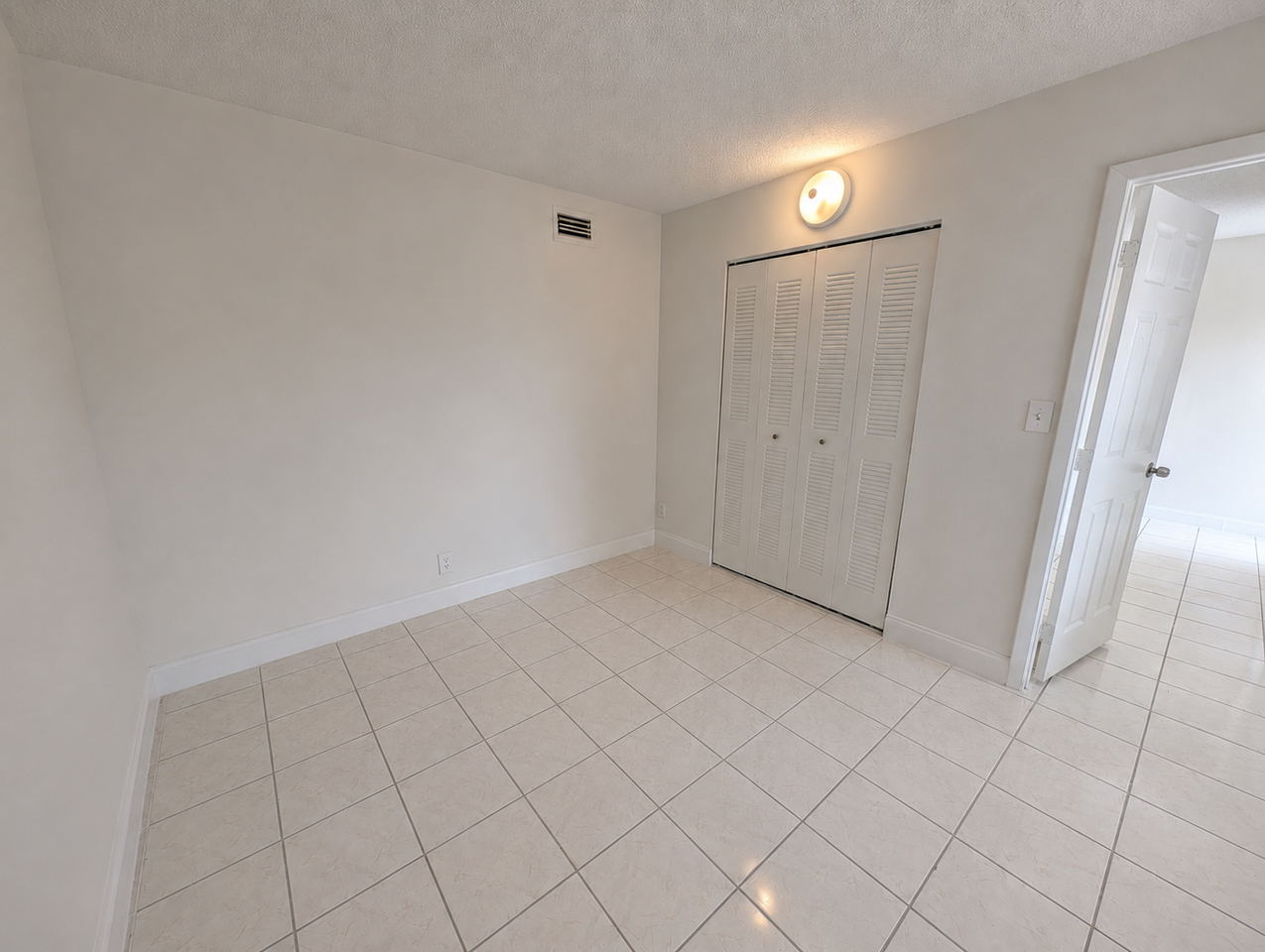 915 S 21st Ave - Photo 6 of 19