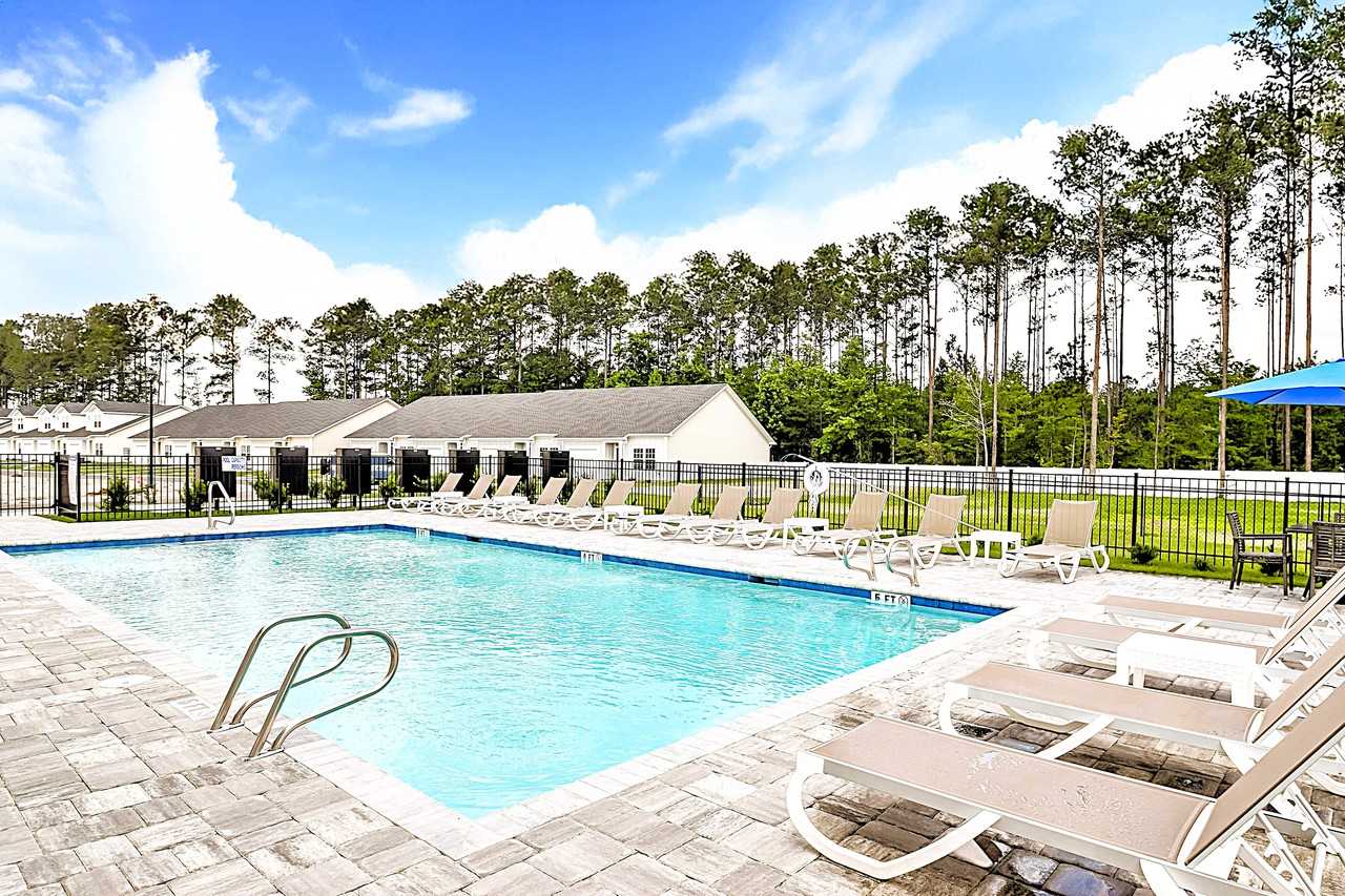 Walker Point Townhomes For Rent - Photo 2 of 24